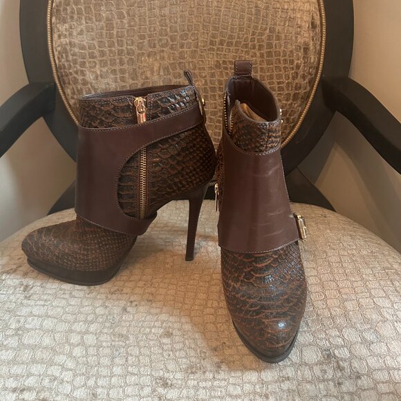Michael Kors Embossed Python Ankle Boots- Size 9M - Picture 3 of 7